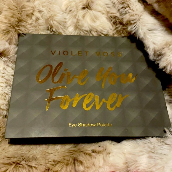 Eyeshadow pallet - Picture 1 of 2